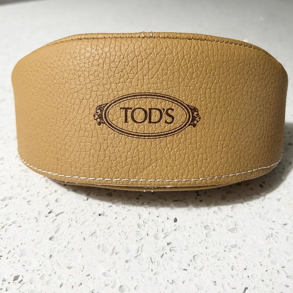 Tod's Sunglasses CaseTan Clam Shell Style 6 1/2" Long - Picture 1 of 5